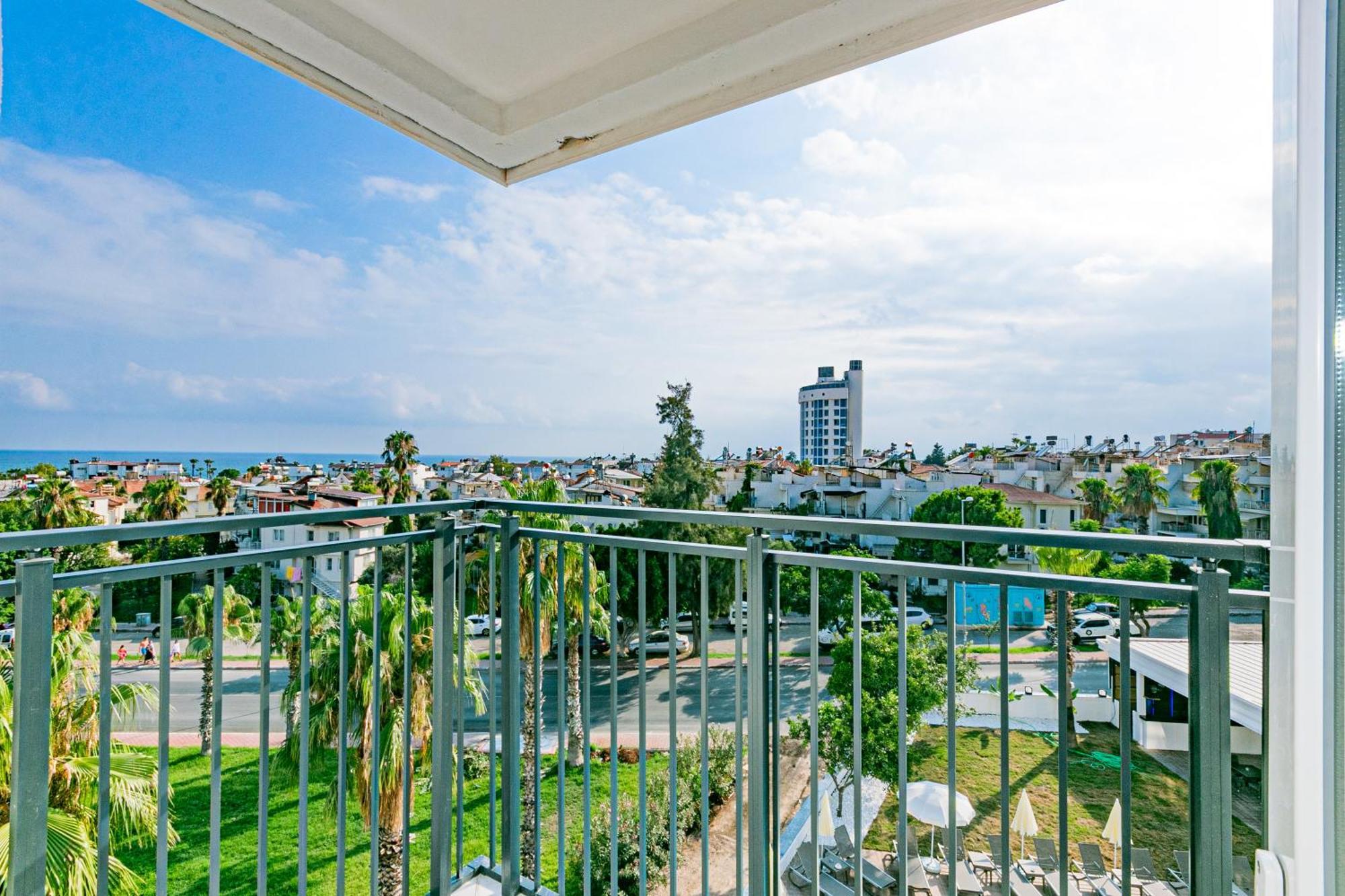 אנטליה Lara World Hotel מראה חיצוני תמונה